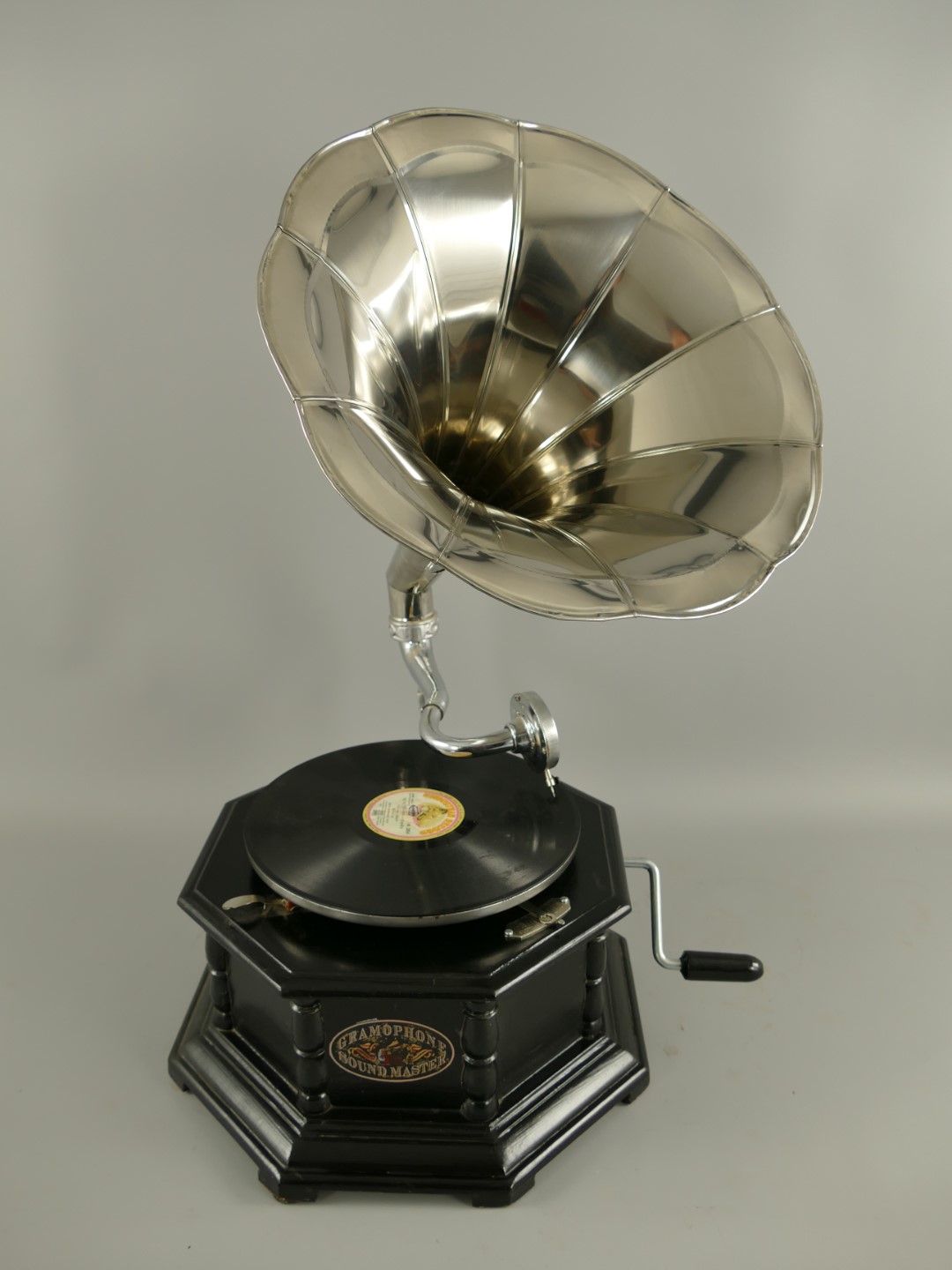 Grammophon Holz/vernickelt achteckig(Deko) H.66cm